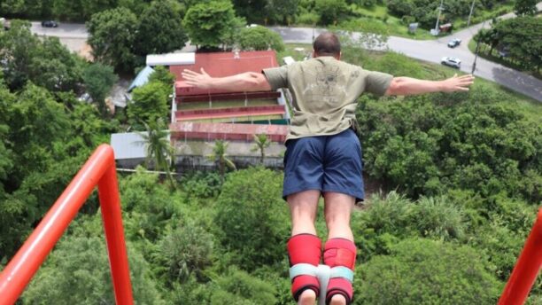 Bungy Jump 3 Экстремальный аттракцион Bungy Jump в Паттайе
