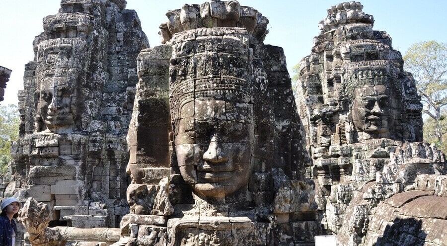 Малайзия камбоджа. Храм Байон в Камбодже. Байон Ангкор Камбоджа. Ангкор ват храм Байон. Храмовый комплекс Байон, Сием-рип, Камбоджа.