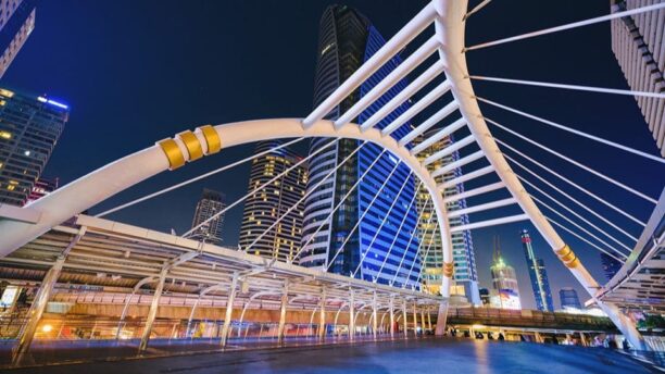 9 Чудес Бангкока 8 Chong Nonsi Skywalk в Бангкоке